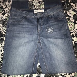 RSQ Jeans NWT Sz 9